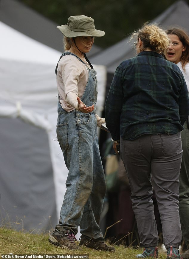 However, it seems there were still some shots left to finish, as Renée embarked on a school camping trip in the rain.