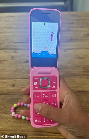 As someone who grew up in the 90s, I was delighted to discover that HMD has included the Snake game on the phone, with watermelons instead of apples.