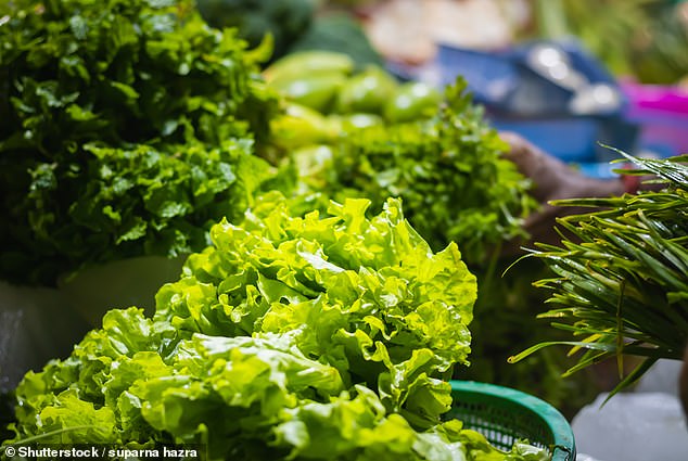 Increasing intake of folate-rich foods, such as kale and spinach, may reduce the risk of oral and throat cancer in men