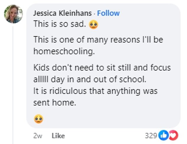 1725001178 417 An angry Florida mom blogger slams a school for giving