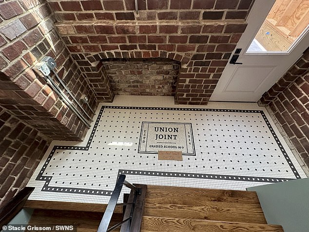 Wanting to preserve the school’s vintage aesthetic, Stacie and Sean decided to keep some of the original flooring.