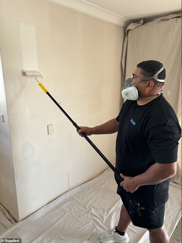 Frank Hoyt, a 40-year-old bodyworker, can also earn up to $4,000 a month by bidding on Airtasker for house painting or plastering jobs, either in Brisbane or on the road as he travels around Australia.