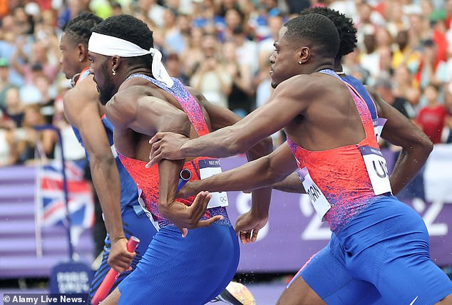 The United States was once again devastated by a botched handover in the men's 4x100m final