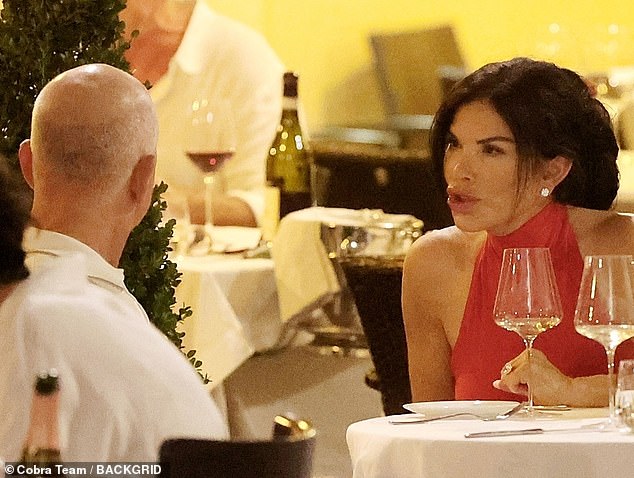 The couple was photographed while having dinner at a restaurant in Rome.