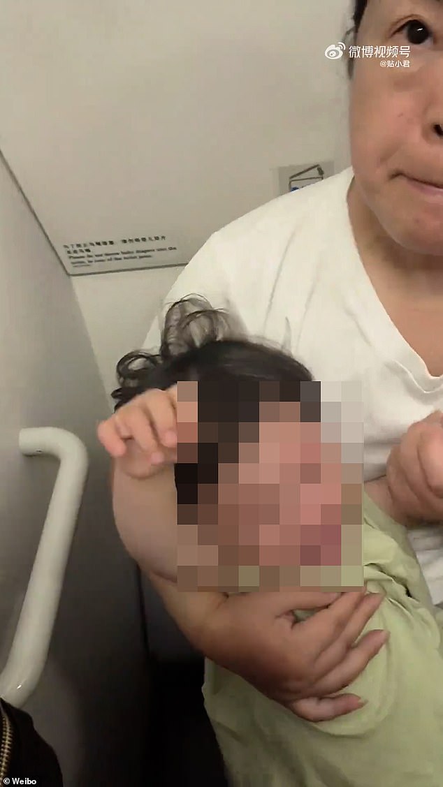 The girl had reportedly been crying non-stop during the flight and people on board said she was so loud that some passengers had put tissues in their ears to block out the noise.