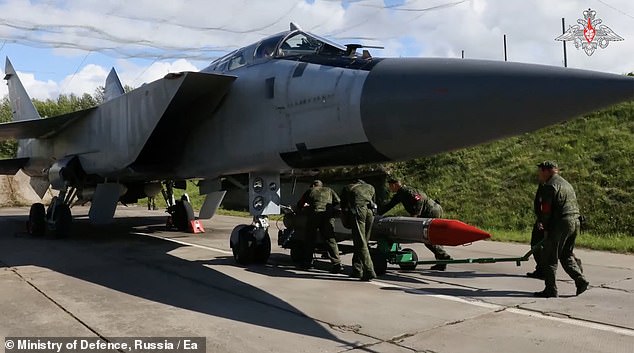 A warning to the West: Russian armed forces conducted exercises with a MiG-31 aircraft and missiles earlier this month