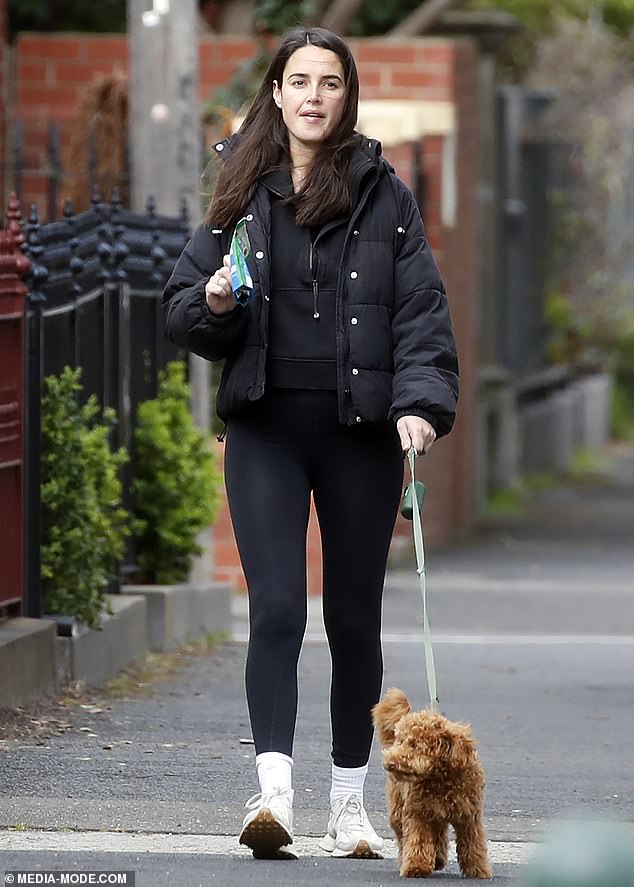 Jessica was dressed comfortably in black athletic leggings, a shirt and was wearing a black puffer jacket.