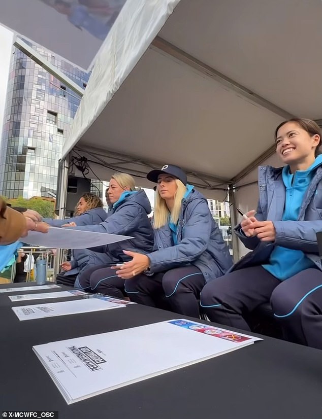 Fowler and teammate Matilda Allana Kennedy took time to sign autographs for supporters alongside their Manchester City teammates.