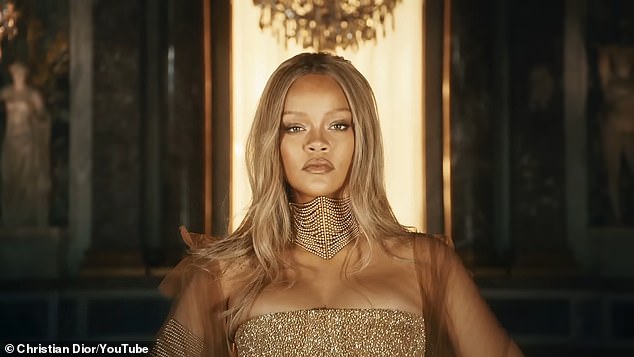 1725253945 805 Rihanna 36 replaces Charlize Theron 49 as the golden goddess