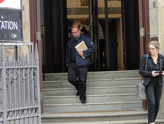 Fortunato Pantisano photographed with his lawyer Nina Reinach at the exit of the court