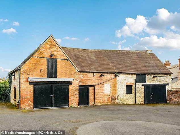 The barn area could be converted to a variety of uses or linked to the main property as part of a large residential conversion.