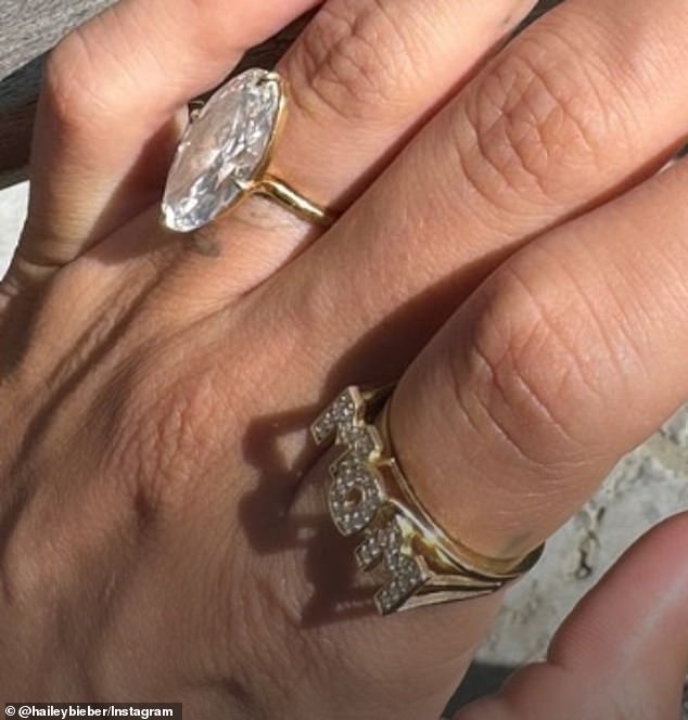 Hailey showed off a stunning gold ring that read 'Mom' in diamond letters on her Instagram Story.