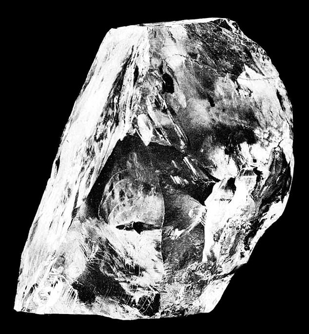 So large that it was cut into nine main stones, the 3,106-carat Cullinan diamond was undoubtedly the find of the century. Unearthed in a South African mine in 1905, it was given as a gift to King Edward VII two years later.