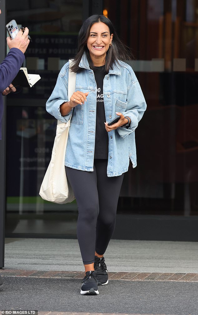 Dr. Punam Krishan was all smiles as she stepped out in a pair of black leggings and an oversized T-shirt underneath a light denim jacket.