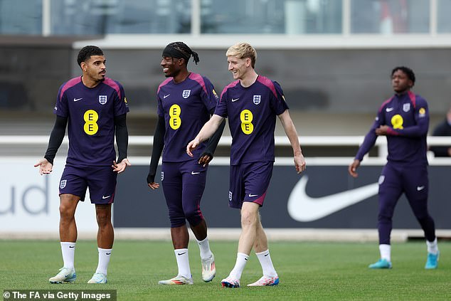 1725494238 945 Interim England manager Lee Carsley oversees his first training session