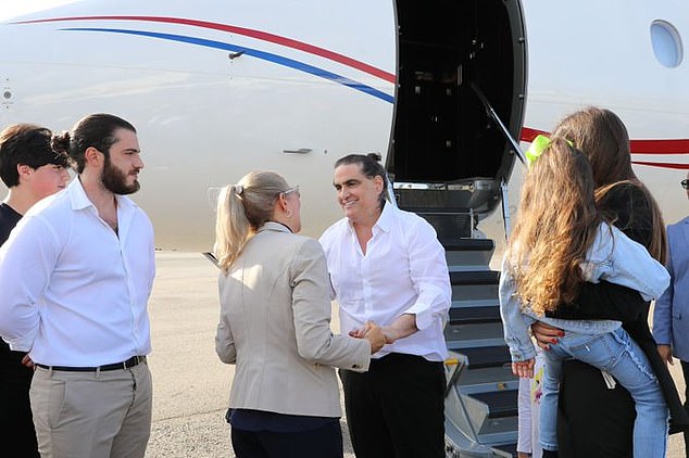 Alex Saab (second from right), an ally of Venezuelan President Nicolás Maduro, flew on the Dassault Falcon 900EX in December 2023 when he returned to Venezuela after being exchanged for 10 Americans who were imprisoned in the South American nation.