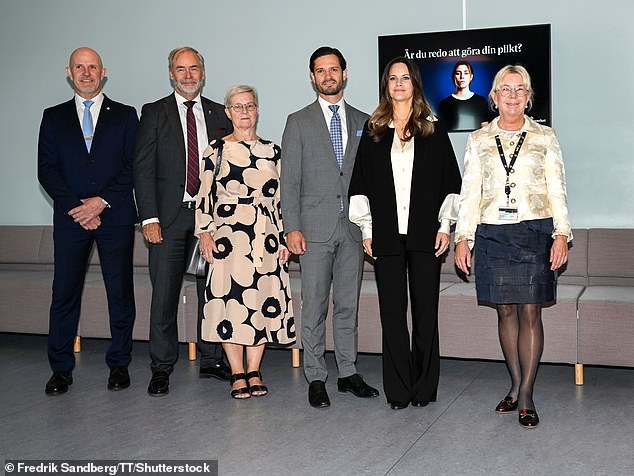 Pictured: Bengt Forssten, Deputy Director of the agency, Georg Andrén, Governor of Värmland County, and his wife Maria Andrén, Prince Carl Philip and Princess Sophie, as well as Christina Malm, Director General of the agency.