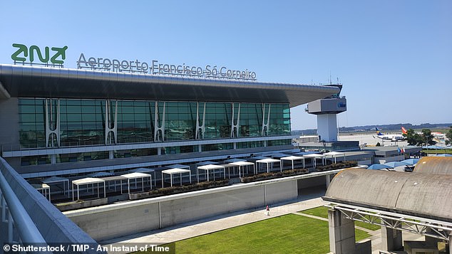 Francisco de Sa Carniero Airport (second best) has a rating of 4.4 on Google