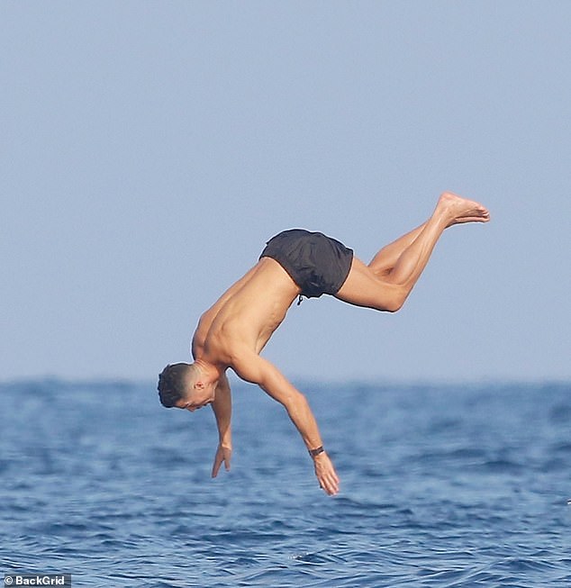 Cristiano attempted an impressive somersault upon entering the water