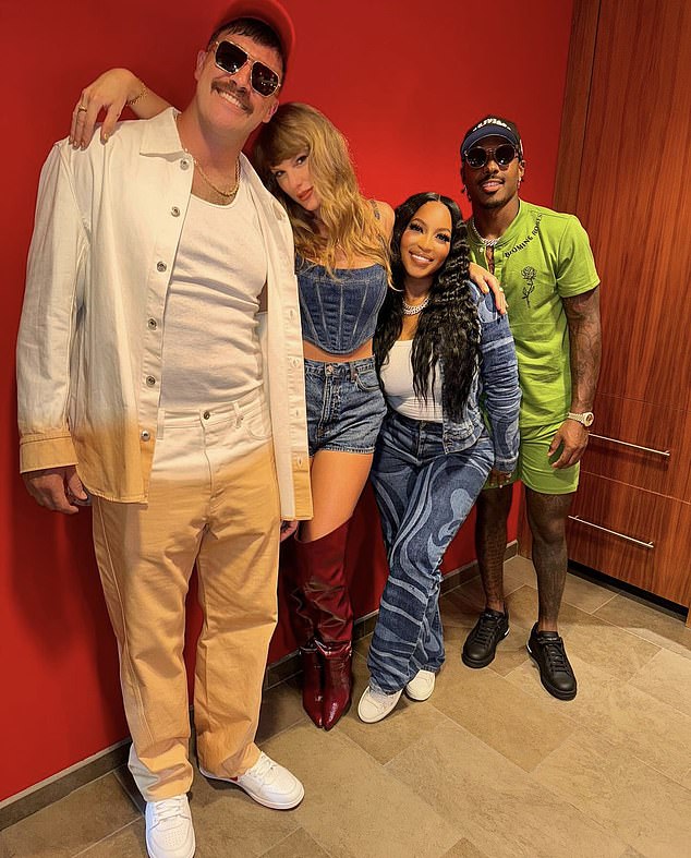 The couples posed together after a dramatic Chiefs win over the Baltimore Ravens