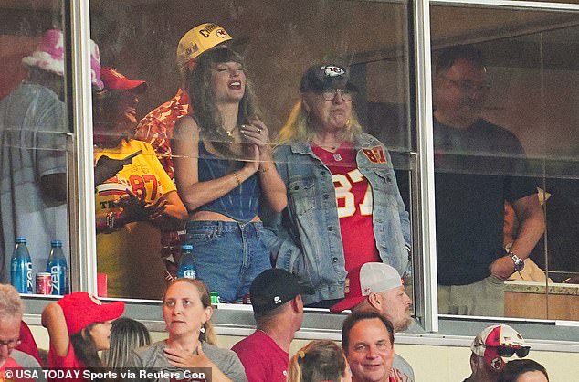 Taylor and Donna attended the season opener together on Thursday in a VIP suite at Arrowhead