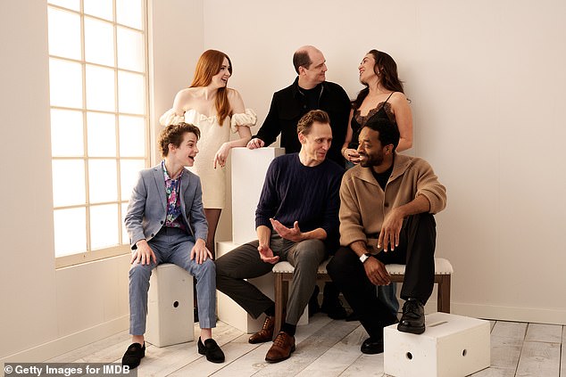 The red-haired beauty was joined at the portrait session by the rest of the cast. From left to right: Benjamin Pajak, Tom Hiddleston, Mike Flanagan, Kate Siegel and Chiwetel Ejiofor