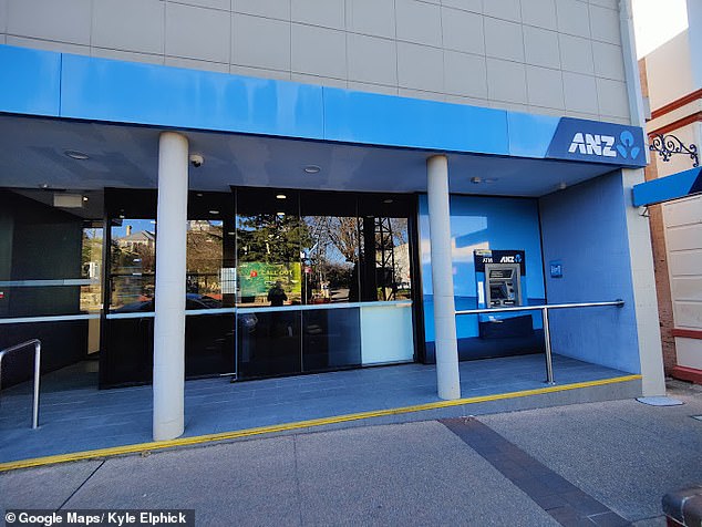 The branch will be closed permanently on 23 October at 13:30, while ANZ defends its position.