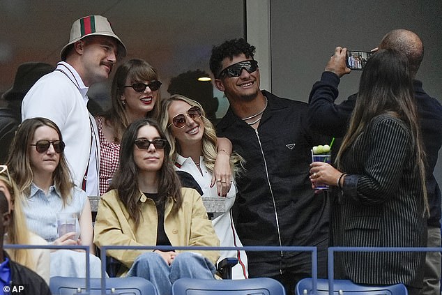 The group posed for a photo together at Arthur Ashe Stadium, putting an end to rumors of a possible breakup between Brittany and Taylor.