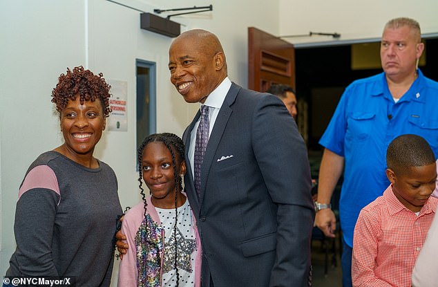 The mayor visited several East New York churches over the weekend, including the Changing Lives Christian Center and the Evangelical Authority Ministry's Sunday service, as part of an effort to strengthen ties between city leadership and the city's faith communities.