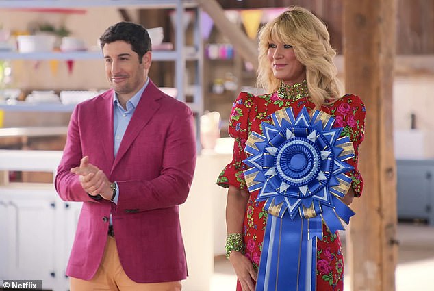 Sandra hosts the television show with American Pie star Jason Biggs and also serves as executive producer.