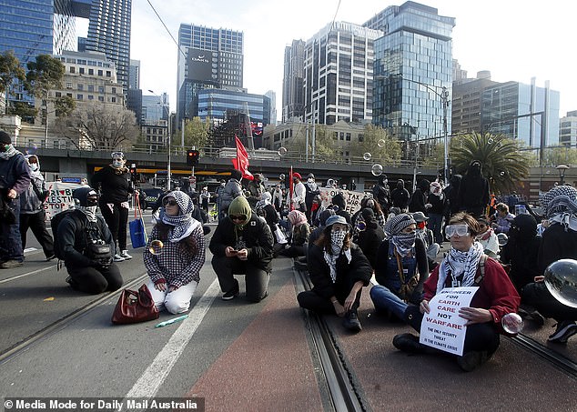 A noticeably smaller crowd formed in Melbourne on Thursday morning compared to the previous day.