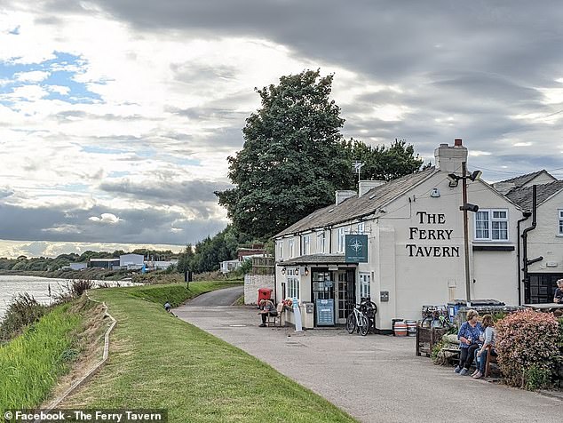 1726315424 869 Pictured Amazing UK pubs located on tiny ISLANDS where the