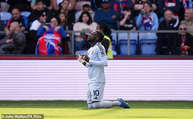 Just 19 seconds into the second half, Leicester already had a two-point lead thanks to Stephy Mavididi.