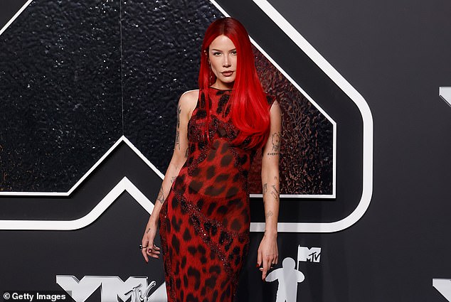 1726356838 830 Halsey suffers lupus flare after VMAs performance takes mandatory rest