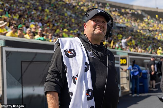 Portland State head coach Bruce Barnum is on the sidelines for the game against Oregon