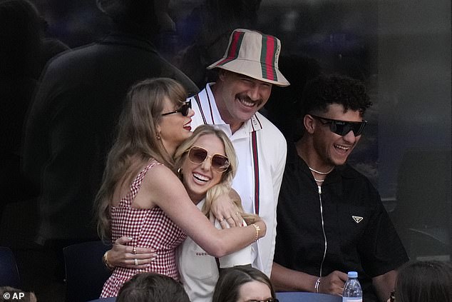 Taylor and Brittany didn't seem to hold any hard feelings after sitting separately at the Chiefs' first game.