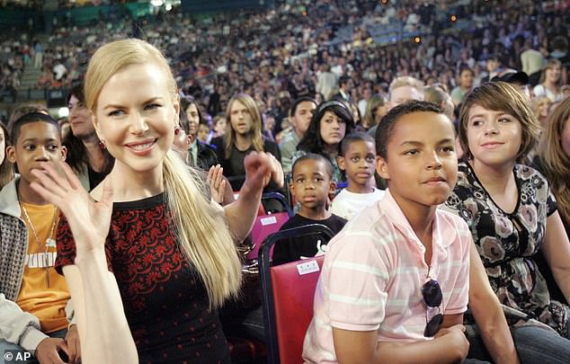 The last photo of Nicole in public with her two oldest children was taken in March 2007 at the Kids' Choice Awards in Los Angeles.