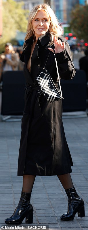 ...and actress Patsy Kensit greeted audience members as they arrived at the National Theatre Southbank ahead of the performance.