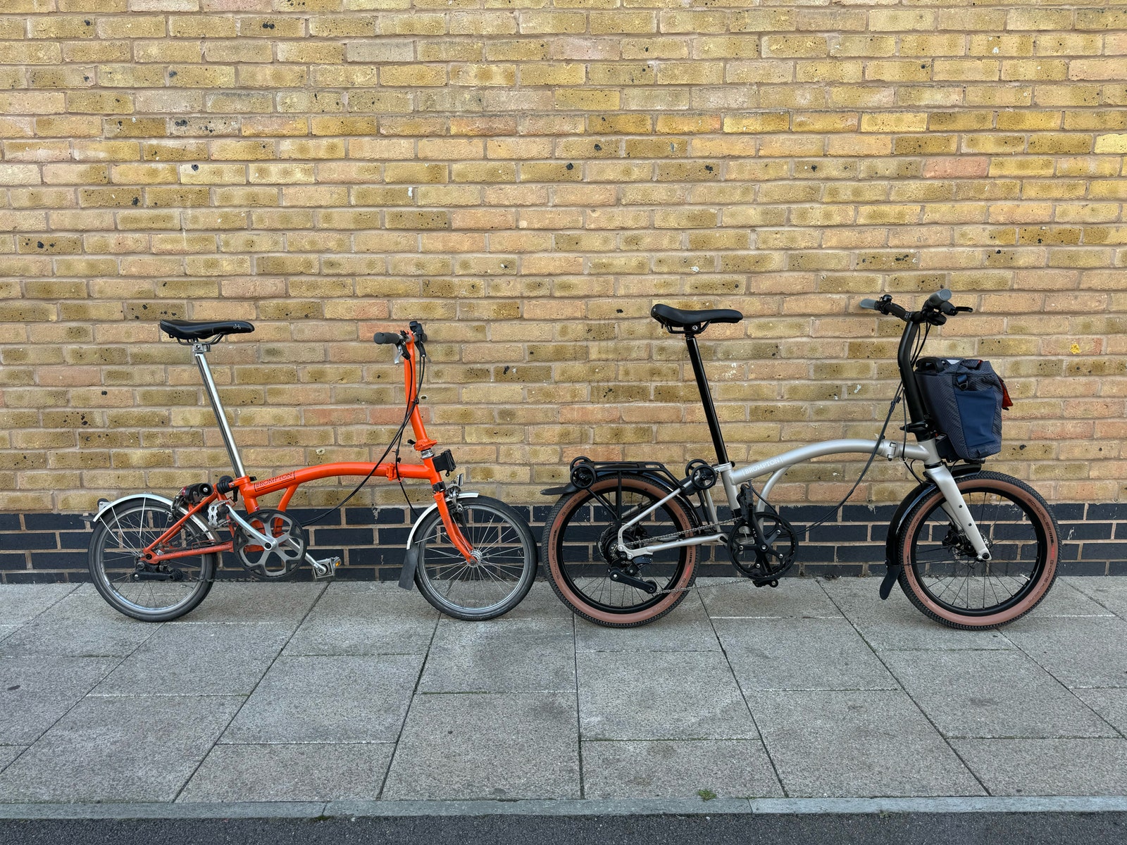 A comparison between the Brompton GLine and the standard Brompton electric bike.