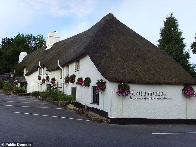 The Cott Inn took home the title of Pub of the Year and the Garden Pub of the Year award at Greene King's Night of Excellence Awards.