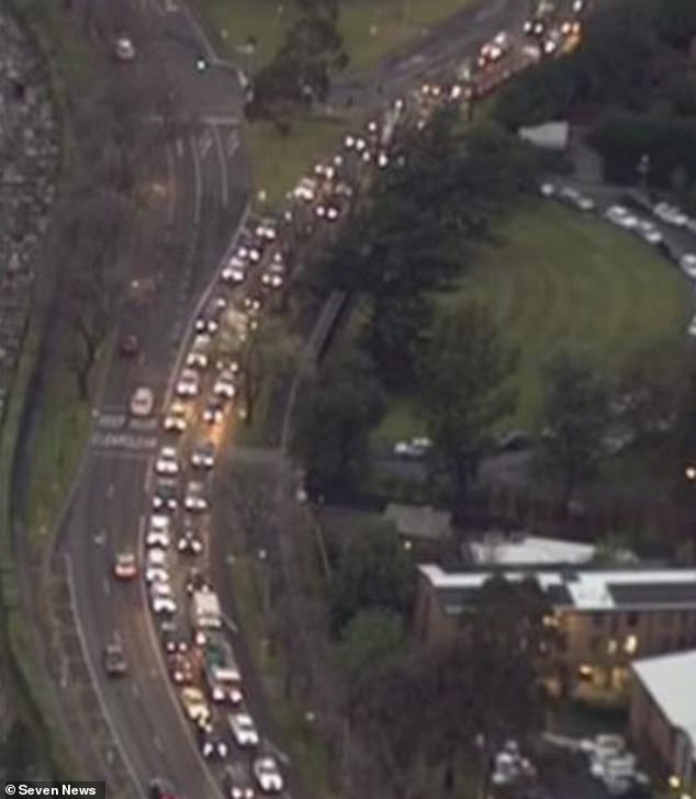 Traffic has backed up on the Eastern Freeway and drivers have been warned to expect delays of up to 40 minutes.