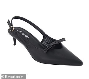 Low heel shoes with crossed straps