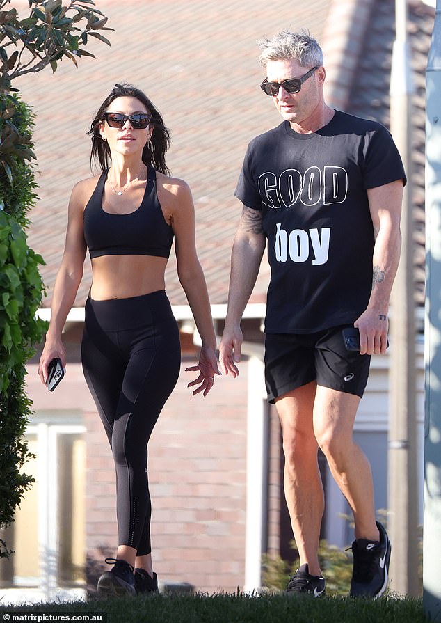 Newly minted WAG Arabella, 32, showed off her sculpted abs and kept it cool in a pair of black Lululemon leggings and a classic-fit sports bra.