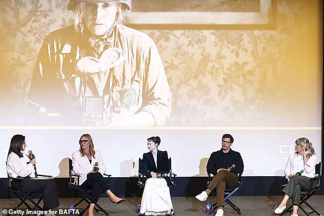 The couple were also joined by fellow feline members Andy Samberg and Kate Solomon for the event (far right).