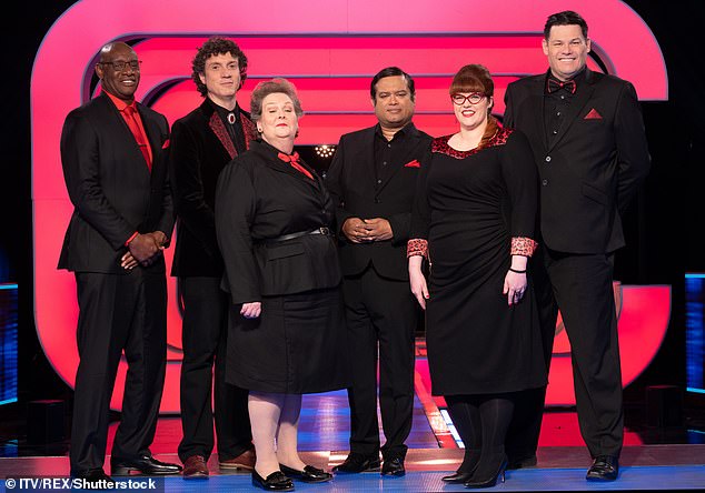 (L-R) Shaun Wallace, Darragh Ennis, Anne Hegerty, Paul Sinha, Jenny Ryan and Mark Labbett at Beat The Chasers in 2021