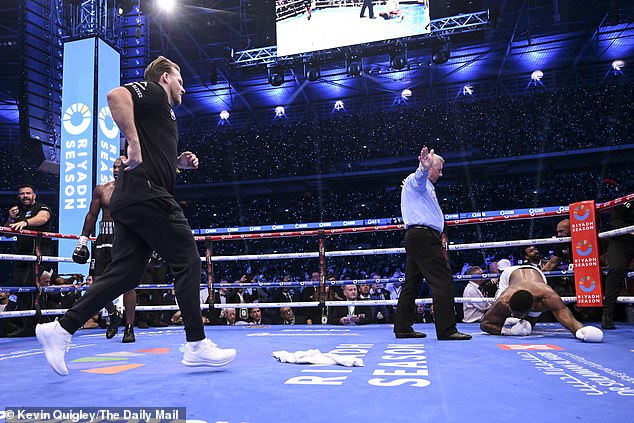 In the end, trainer Ben Davison threw in the towel and rushed into the ring when he was told no.