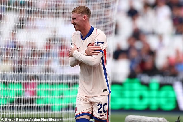 Alvarez's foul on Palmer came shortly after the Chelsea playmaker had made it 3-0.