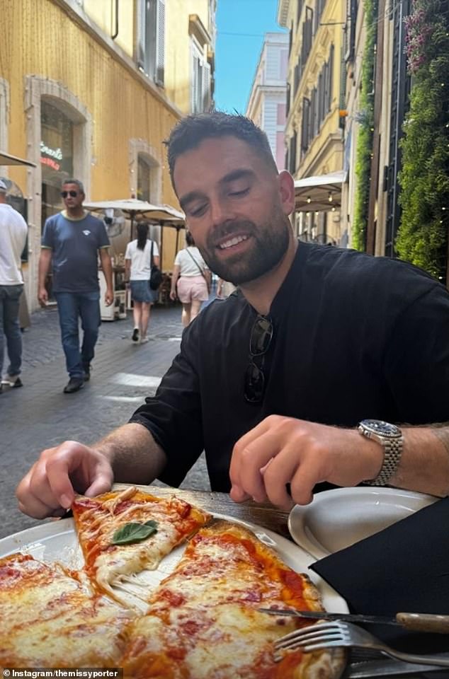 Later that day, the loving couple stopped for a bite to eat and the Hollyoaks actress posted a photo of her fiancé enjoying a pizza.