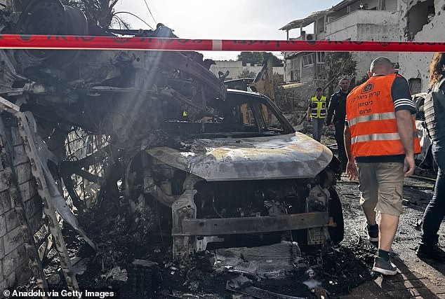 1727021326 981 Hezbollah leaders gather for funeral of terrorist commander killed in