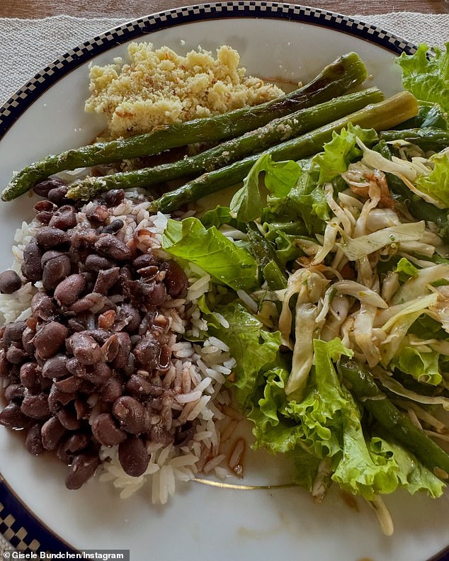 Bündchen, whose diet is primarily plant-based, also posted a recent meal consisting of beans, rice, salad and asparagus.